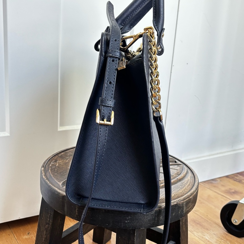 MICHAEL KORS Quinn Large Saffiano Leather Satchel (Color: Navy Blue) - Picture 7 of 15